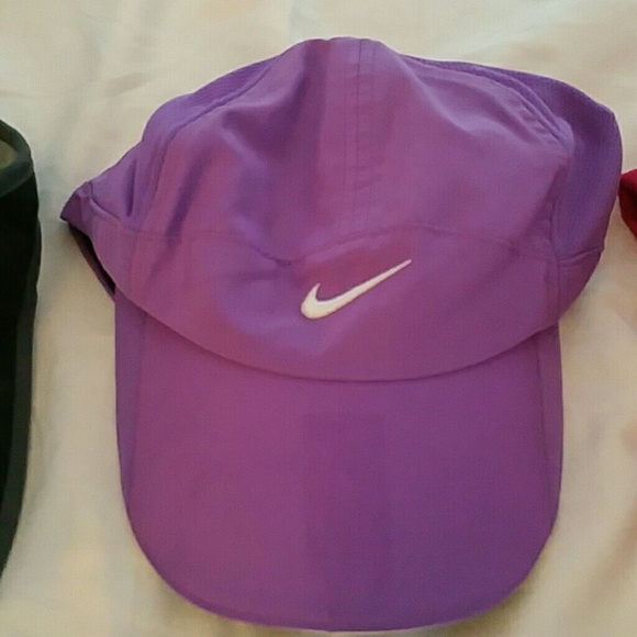 Women's NIKE running/tennis visors - Picture 3 of 5